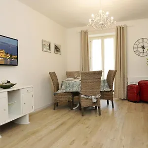 Apartment Cavour, Saló